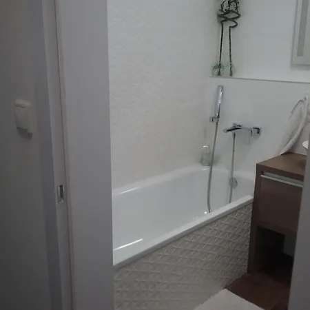 Apartament 2 Izbovy Luxusny V Novostavbe V Centre Mesta